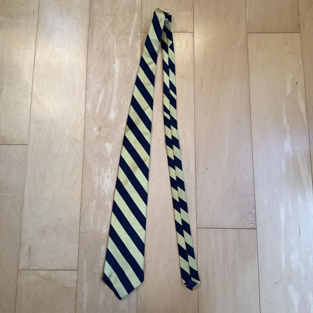 YELLOW STRIPED BERT PULITZER SILK TIE NAVY BLUE